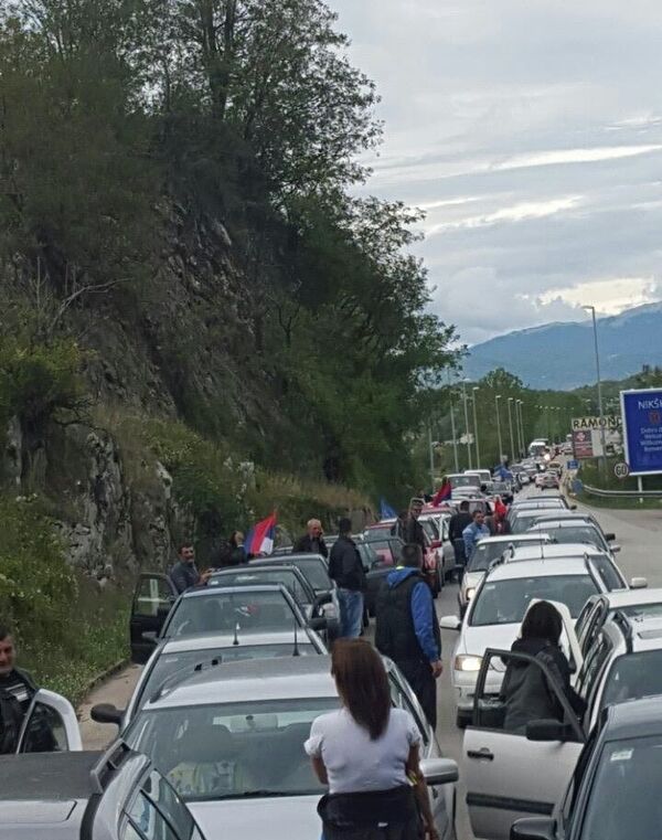 Колона аутомобила из Никшића ка Подгорици - Sputnik Србија