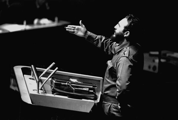 Фидел Кастро говори у Уједињеним нацијама 1960. године Фидел Кастро говори у Уједињеним нацијама 1960. године - Sputnik Србија
