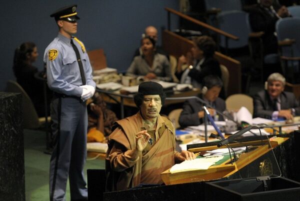 Govor libijskog lidera Muamera Gadafija u Generalnoj skupštini UN 2009. godine Govor libijskog lidera Muamera Gadafija u Generalnoj skupštini UN 2009. godine - Sputnik Srbija