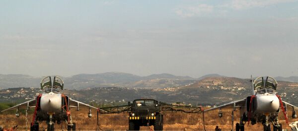 Ruski avioni Su-24 na aerodromu kod Latakije - Sputnik Srbija