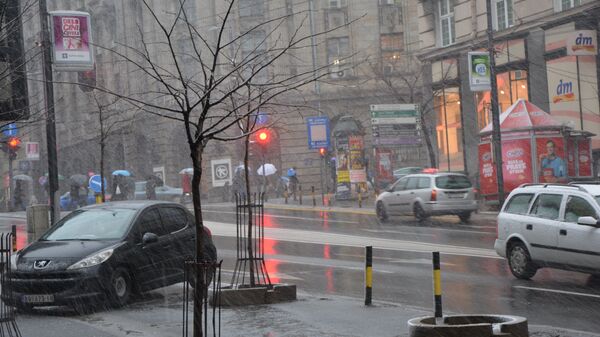 Киша и снег падају у многим местима у Србији - Sputnik Србија