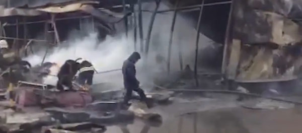 Пожар у тржном центру у Казању - Sputnik Србија