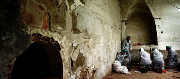 Potraga za ostacima čuvenog književnika u manastiru De las Trinitarijas Potraga za ostacima čuvenog književnika u manastiru De las Trinitarijas - Sputnik Srbija