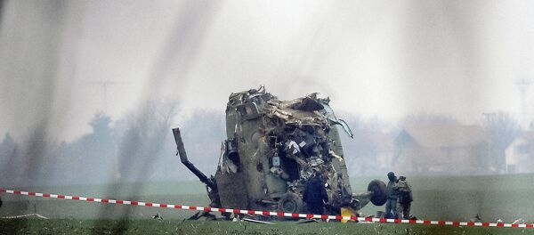 Делови хеликоптера који се срушио код аеродрома Никола Тесла - Sputnik Србија