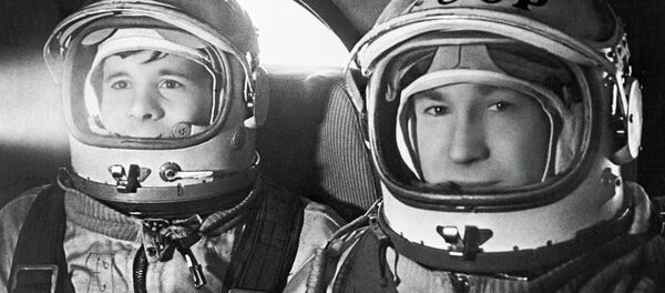 Kosmonauti, Aleksej Leonov (levo) - Sputnik Srbija
