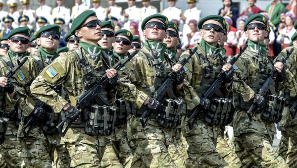 Војна парада украјинске војске на Дан независности у Кијеву - Sputnik Србија