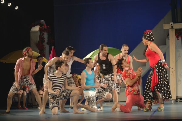 Мјузикл „Мама миа!“ - летовање у позоришту - Sputnik Србија