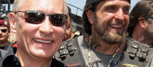 Владимир Путин са Ноћним вуковима - Sputnik Србија