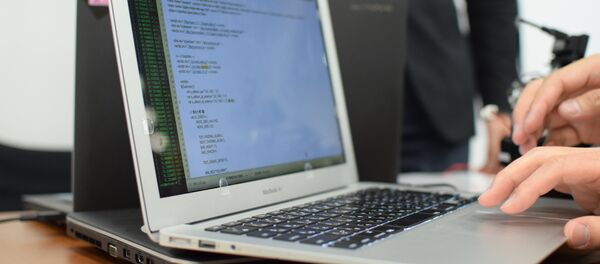 Лаптопови, чија се производња планира, ће у потпуности бити направљени од руских компоненти. Лаптопови, чија се производња планира, ће у потпуности бити направљени од руских компоненти. - Sputnik Србија