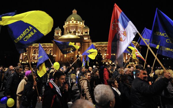 ДСС, радикали и покрет Двери са огромним проблемима међусобне сарадње - Sputnik Србија